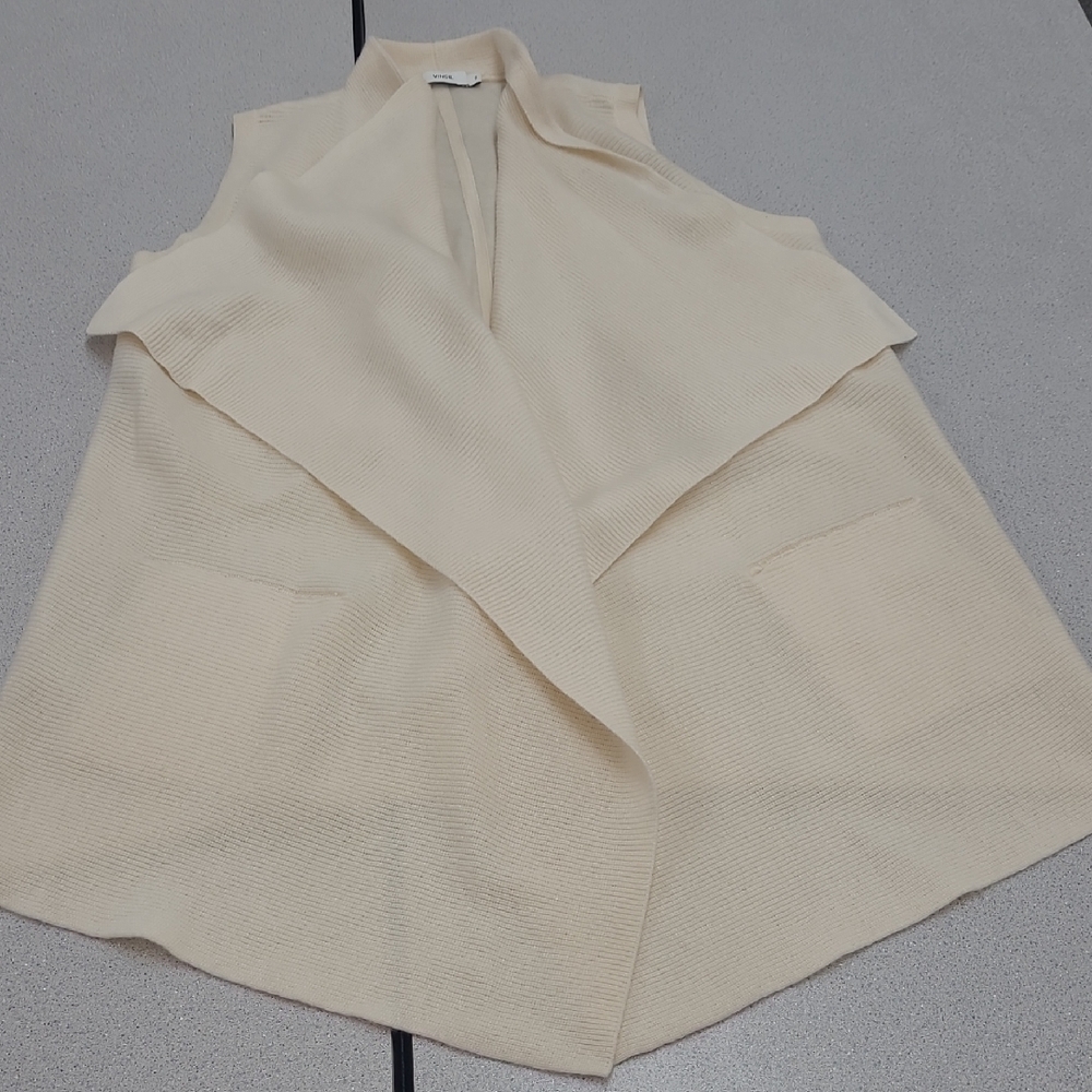 Vince. Wool/Cashmere Elegant Cream Open Front Vest Size XS (Flaw)